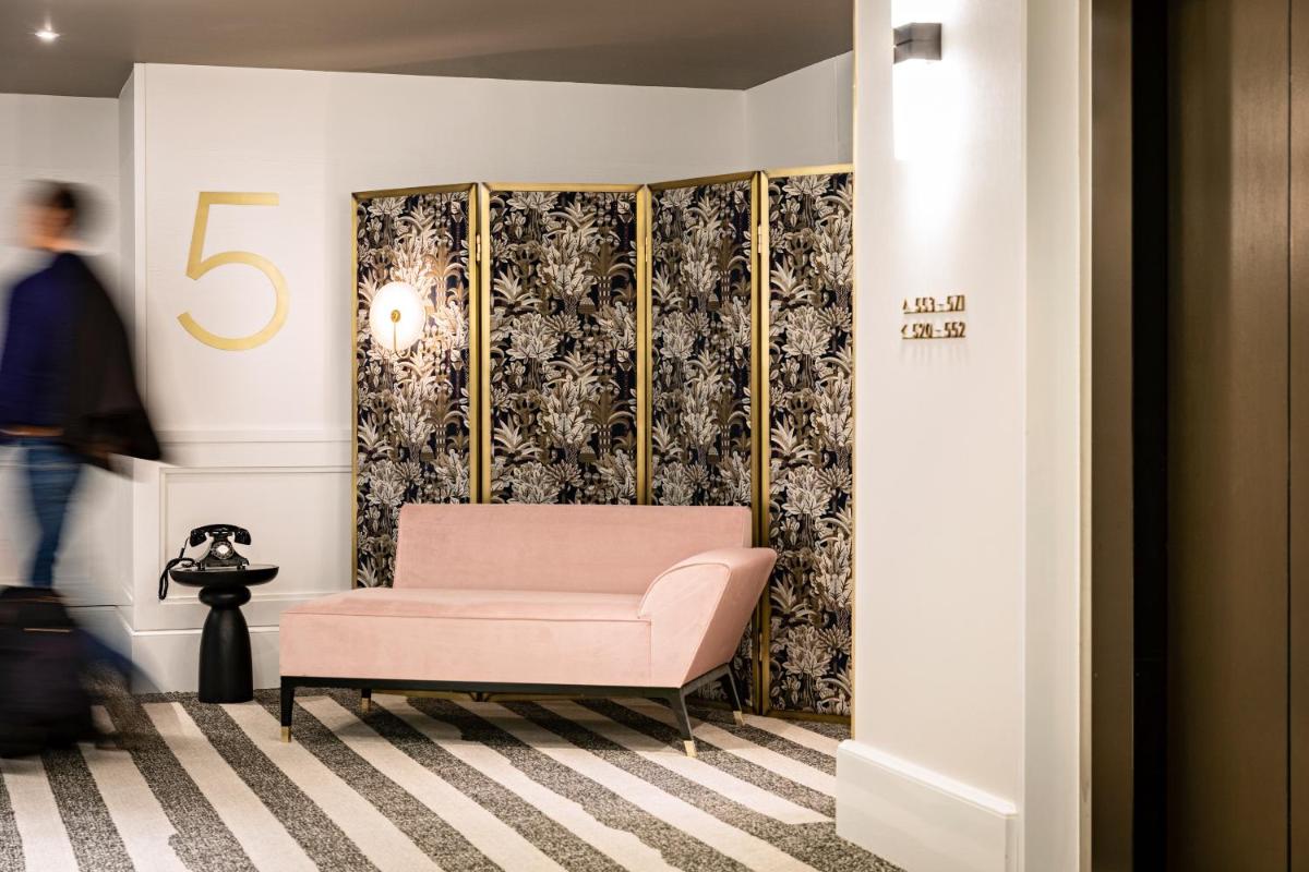 Coin salon dans l'établissement Sofitel Le Scribe Paris Opera