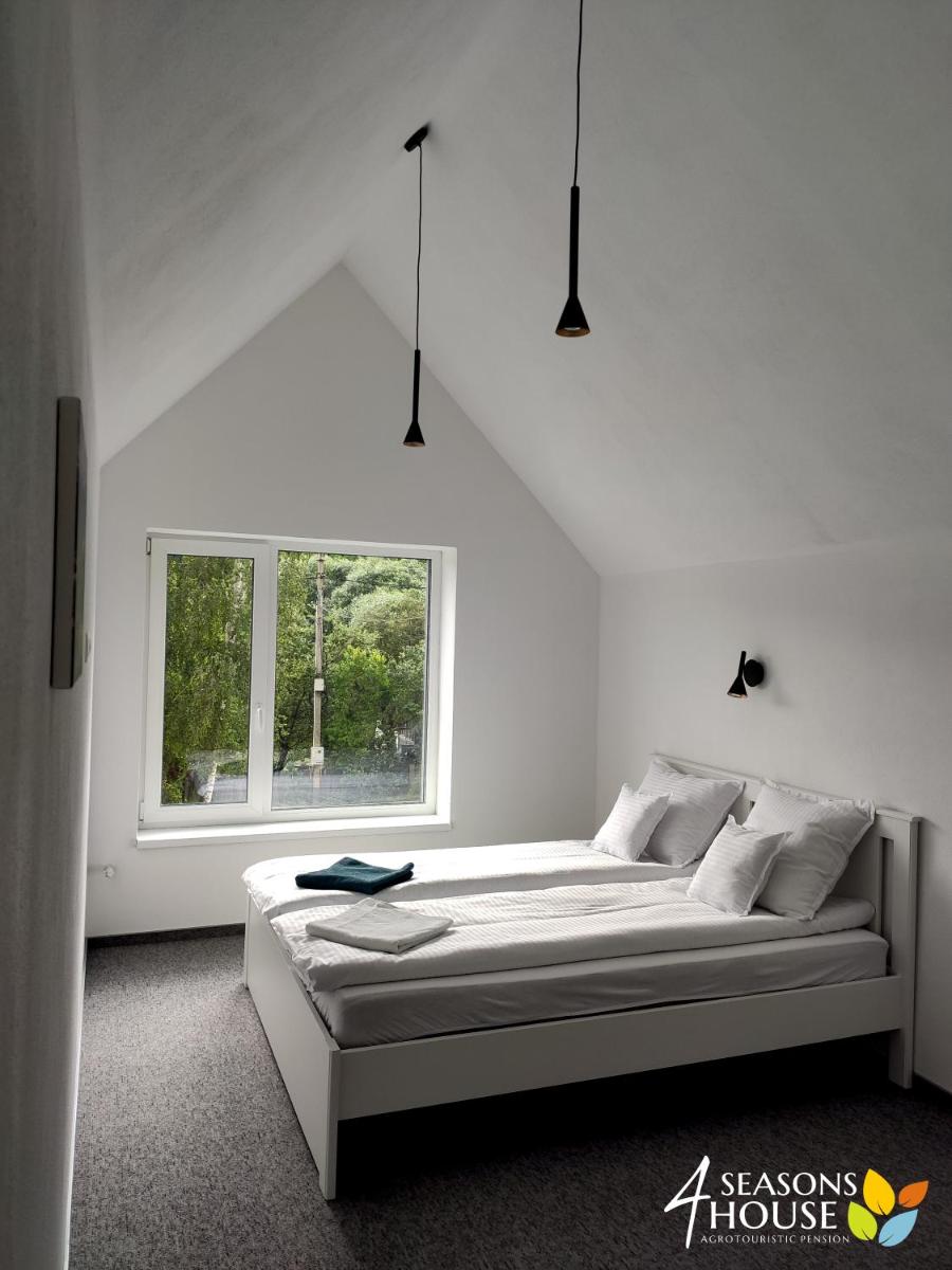 4 Seasons - House - Housity