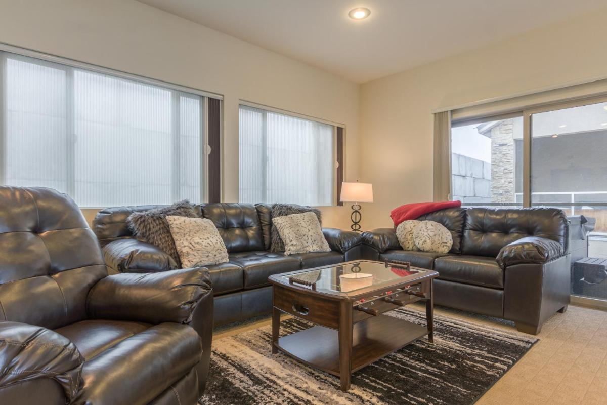 Condo Lofts 6C Fireplace Wifi Hot Tub Laundry Garage - Housity