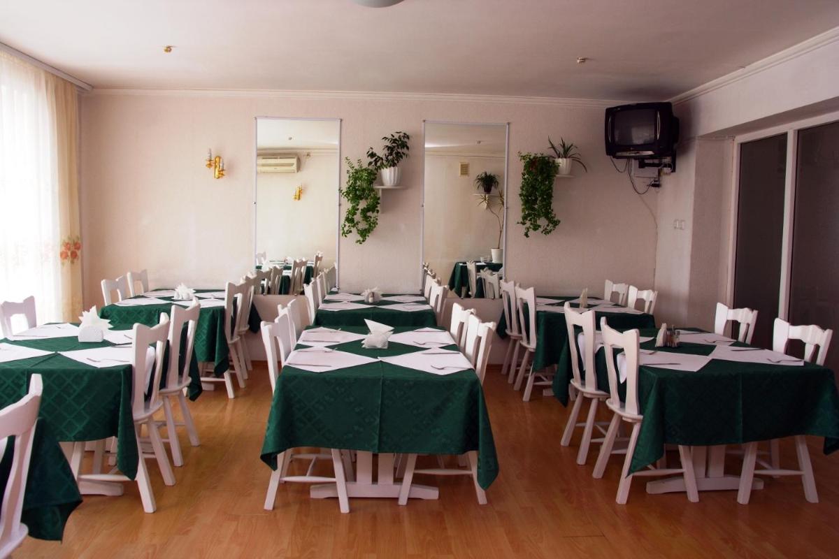Kyiv Hotel - Housity