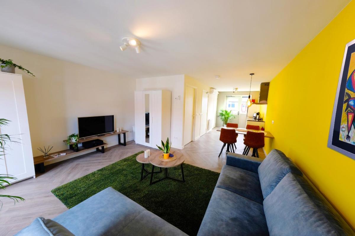 Fantastic 90m2 Two-Bedroom Apartment with Terrace - WA7B - Housity