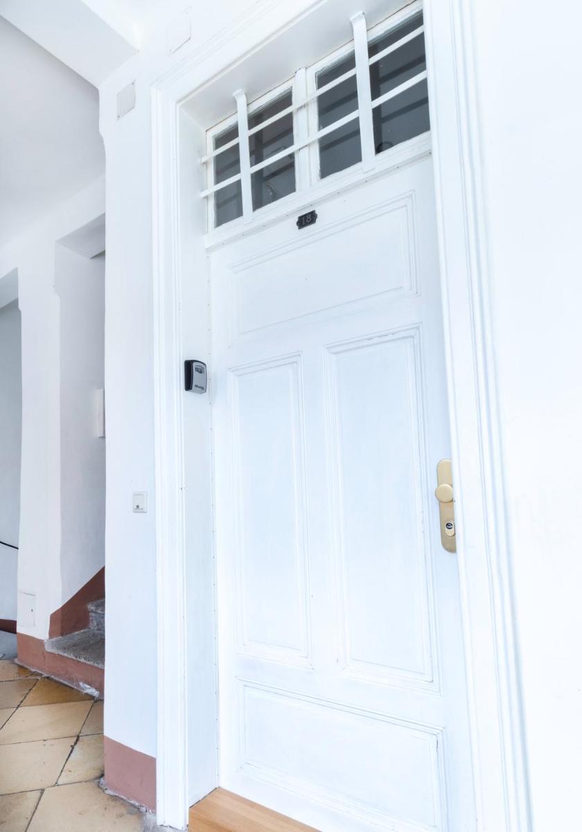 Wiener Buddha Style Flat with Inner Garden- Märzstraße City Apartments - Housity