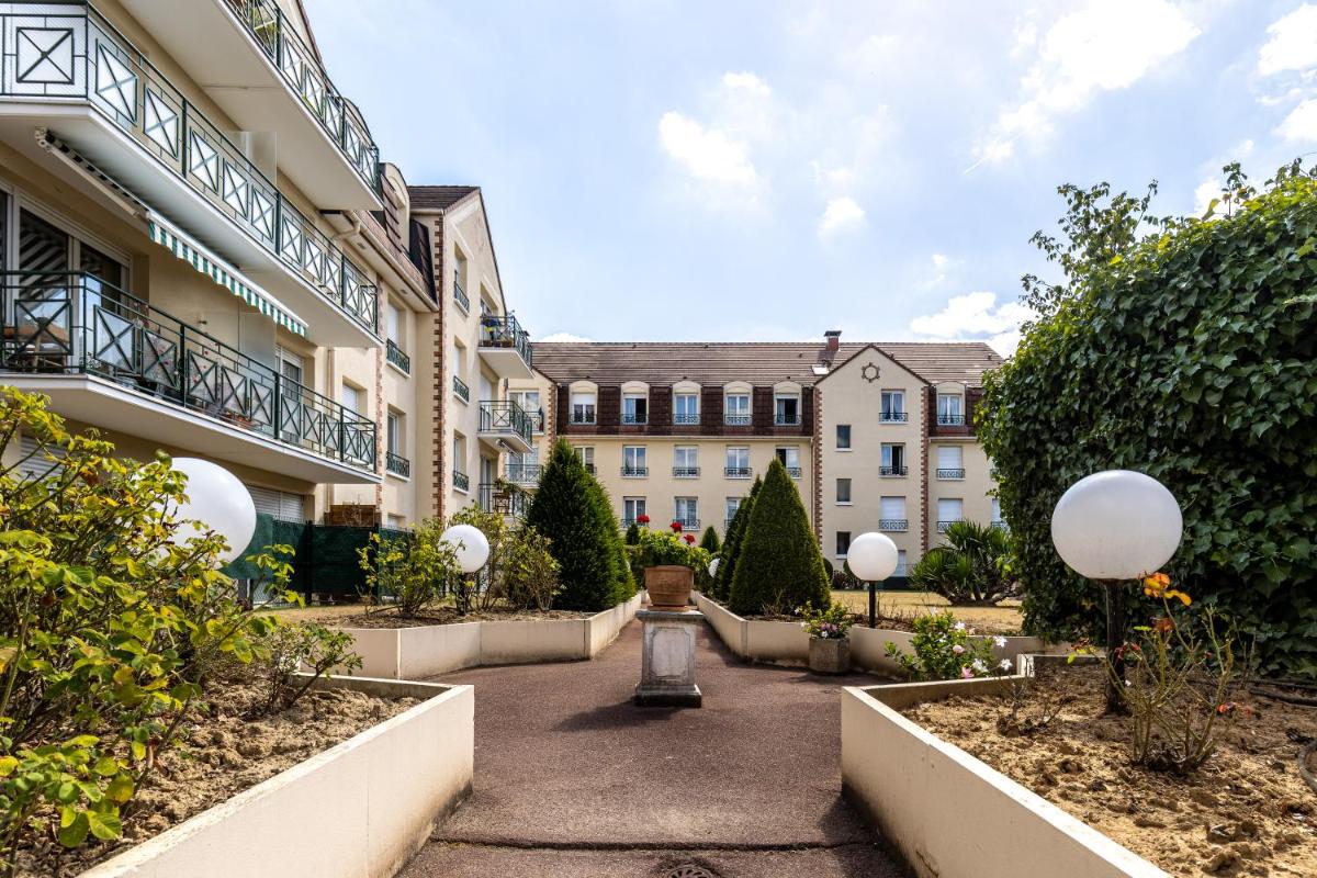 Dreams and Sensations - Housity