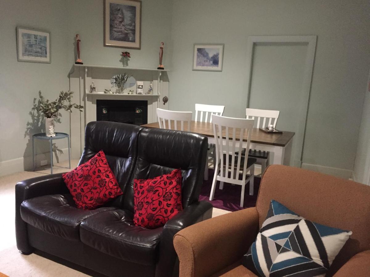 Granmas Cottage - Housity