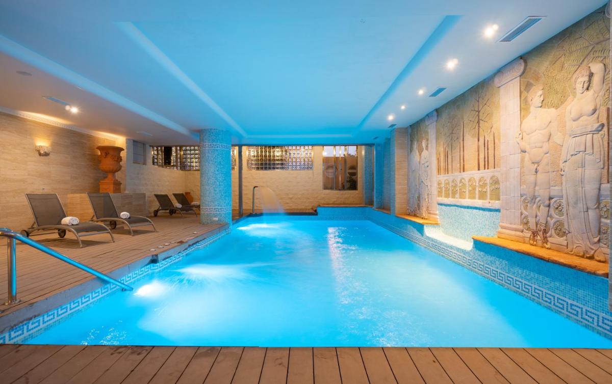 Piscina en o cerca de MS Amaragua