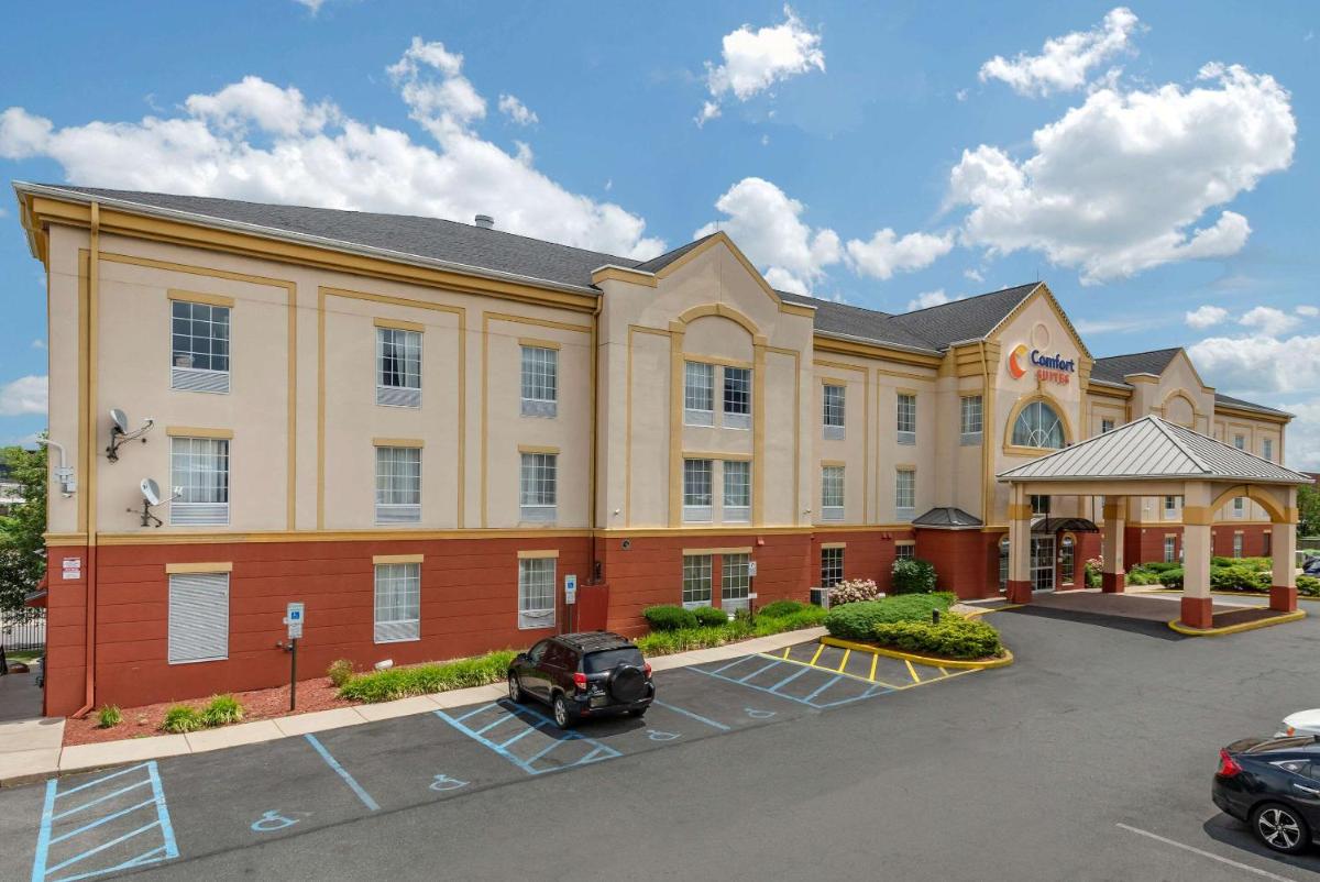 Comfort Suites Newark - Harrison - Housity