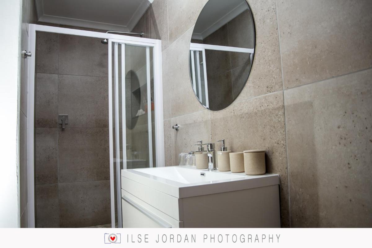 Raw Karoo Guest House - Housity