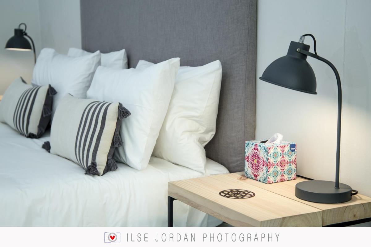 Raw Karoo Guest House - Housity