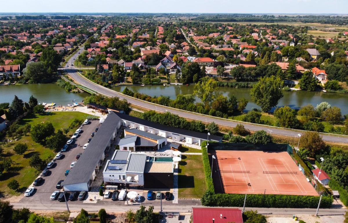 Füzeskerti Apartmanház - Housity