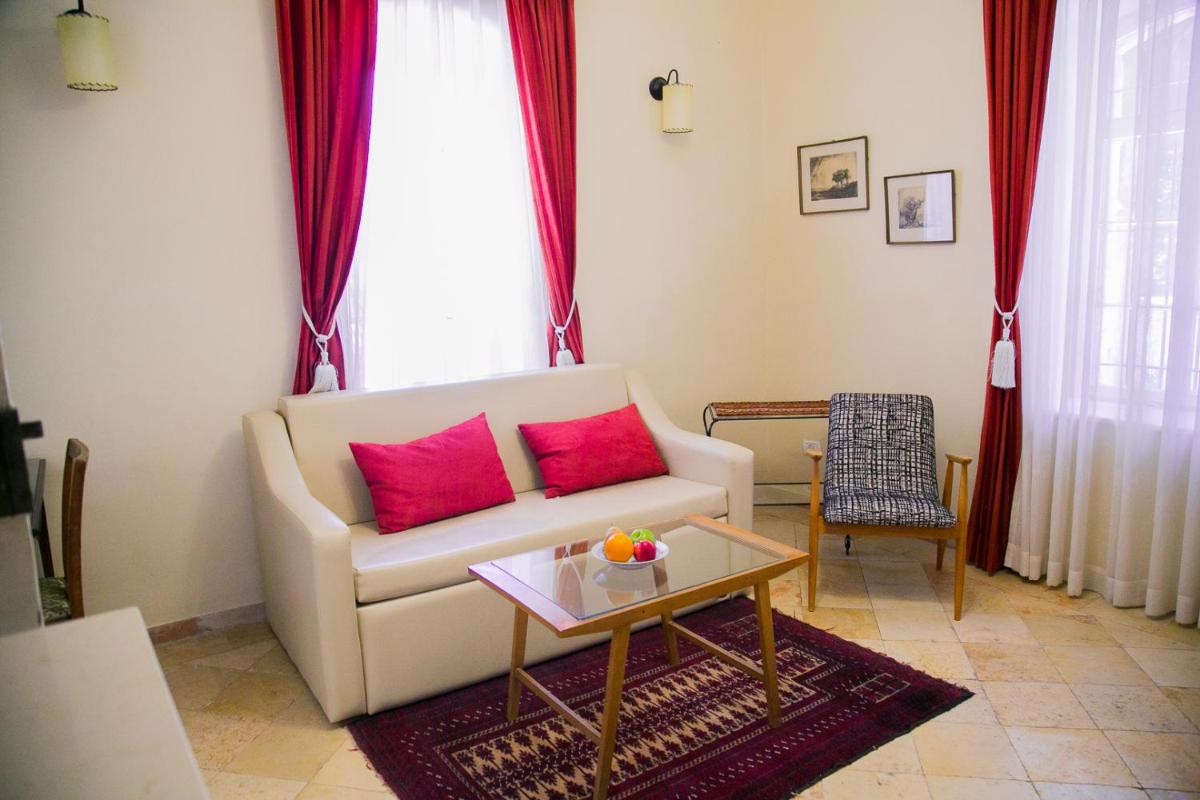 The Templer Inn - Housity