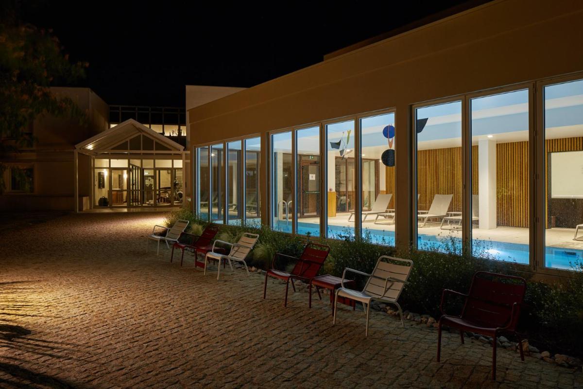 Piscine de l'établissement Les Nomades Beaune ou située à proximité