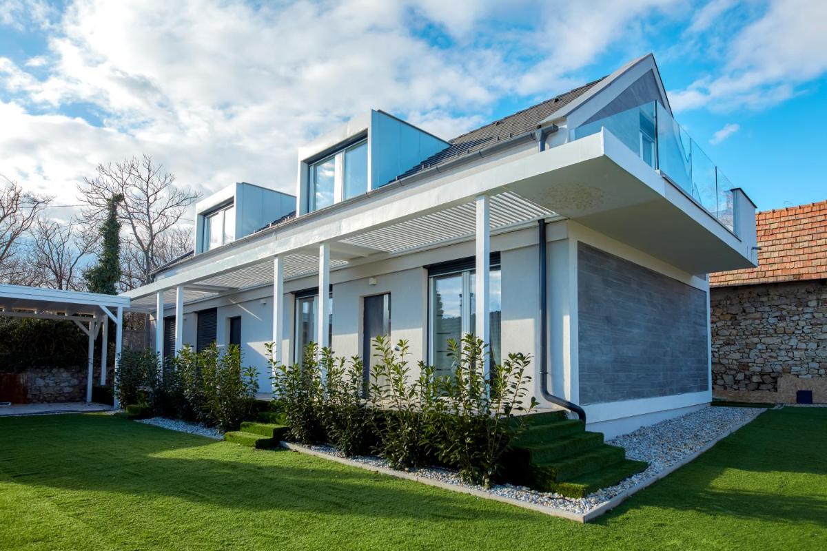 A9 Luxury Balatonudvari - Housity