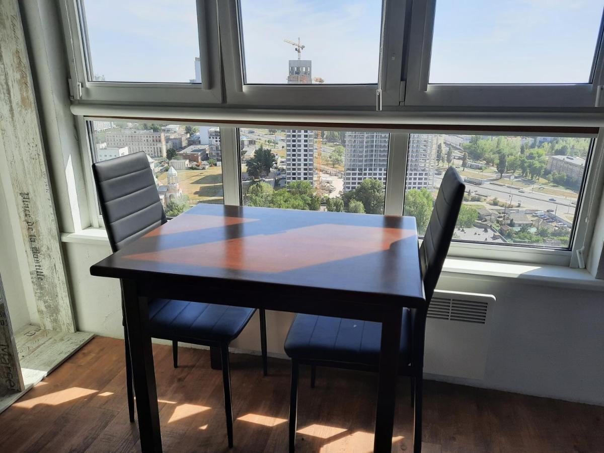 SKY Apartment Virmenska - Housity