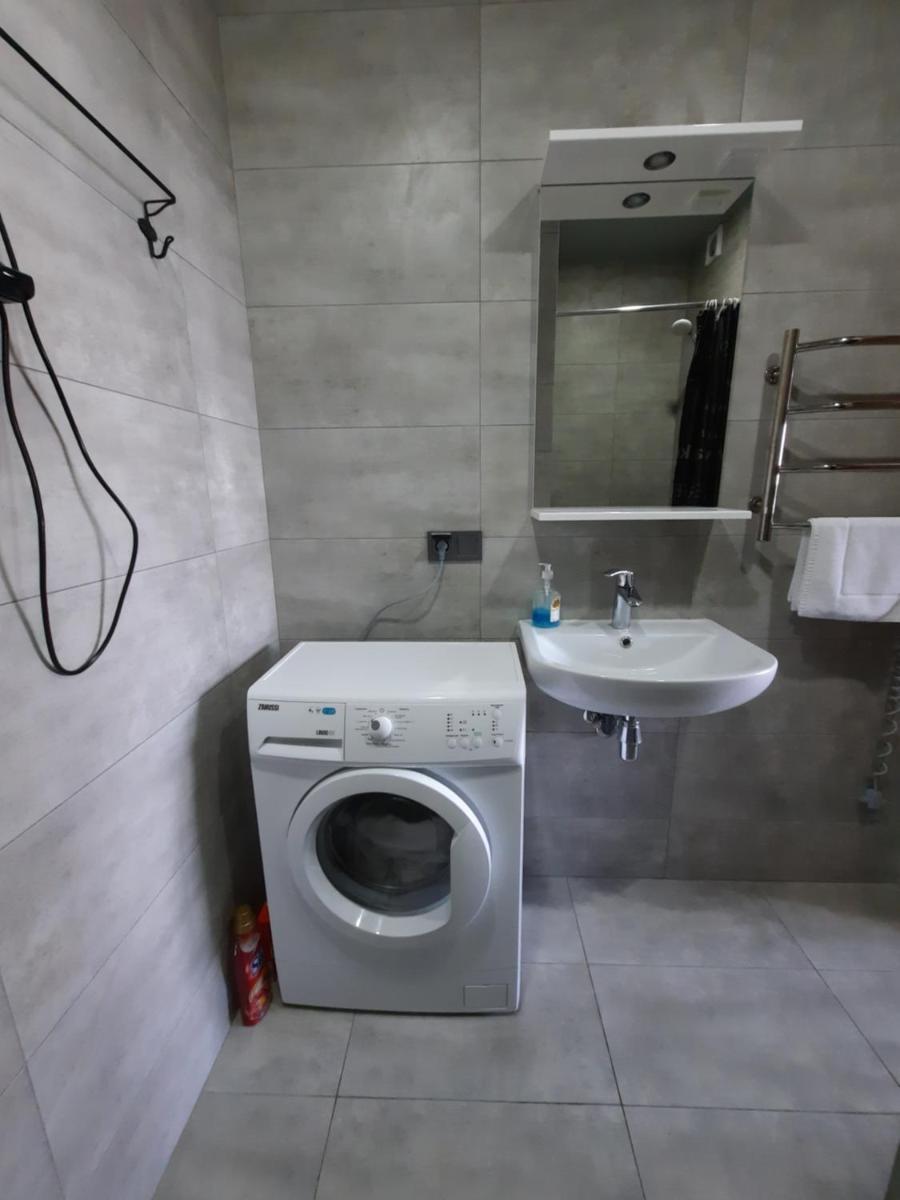 SKY Apartment Virmenska - Housity