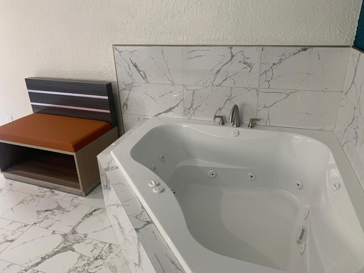 Travel Inn Motel - Housity