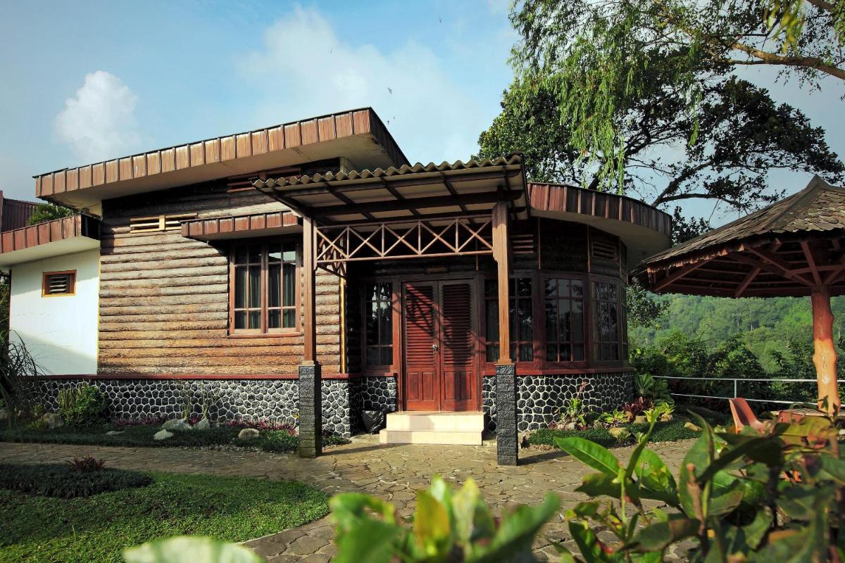 Inna Tretes Hotel & Resort - Housity
