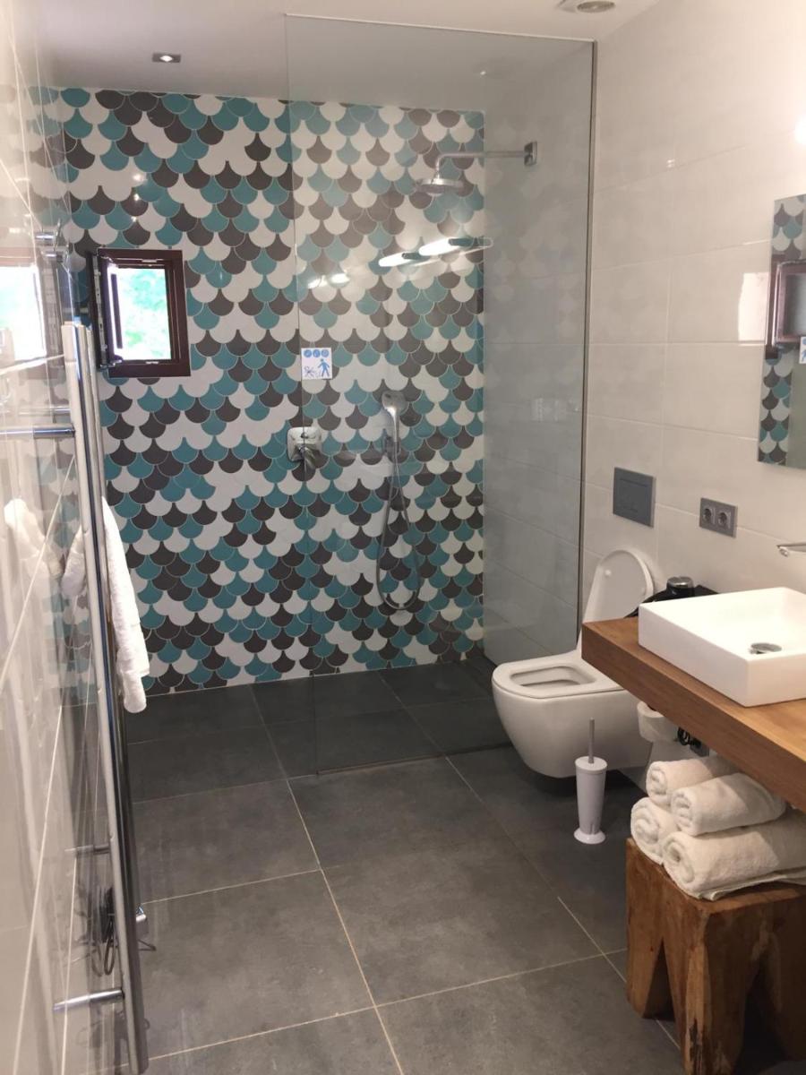 Un baño de Bennoc Petit Hotel - Only Adults