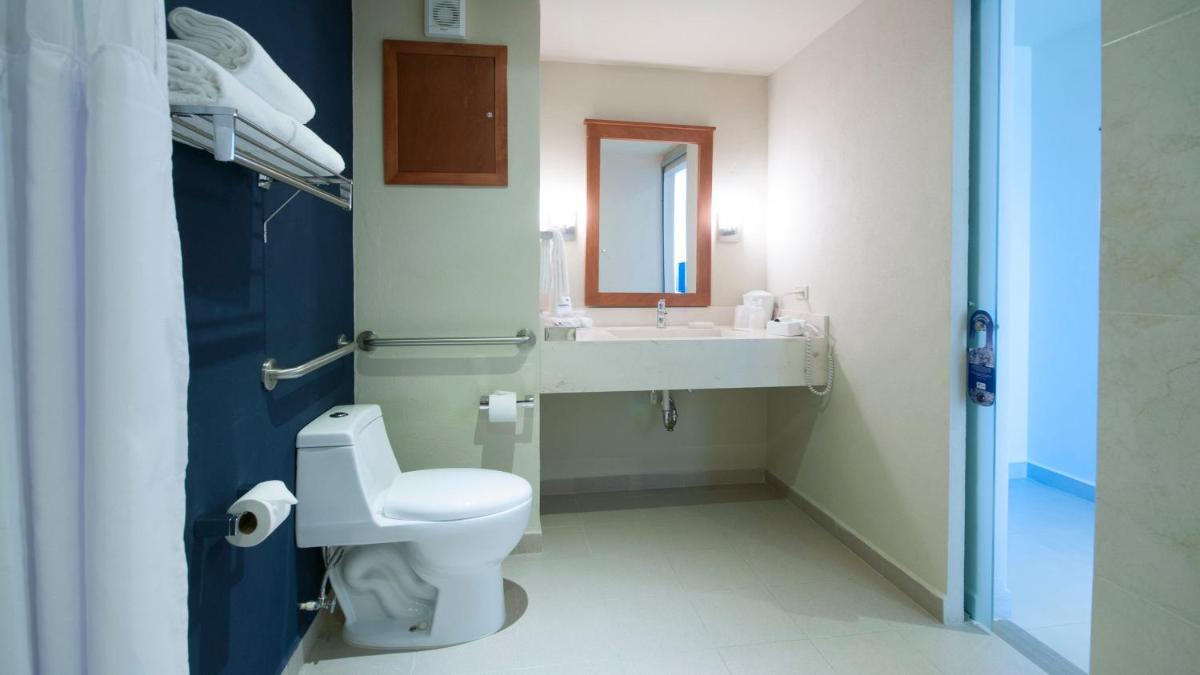 Holiday Inn Express Cabo San Lucas by IHG - Housity