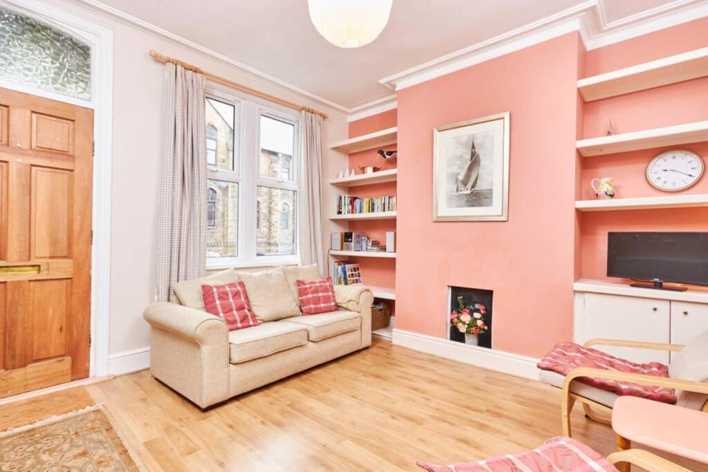 Family House - SHEFFIELD AND PEAK DISTRICT - Housity