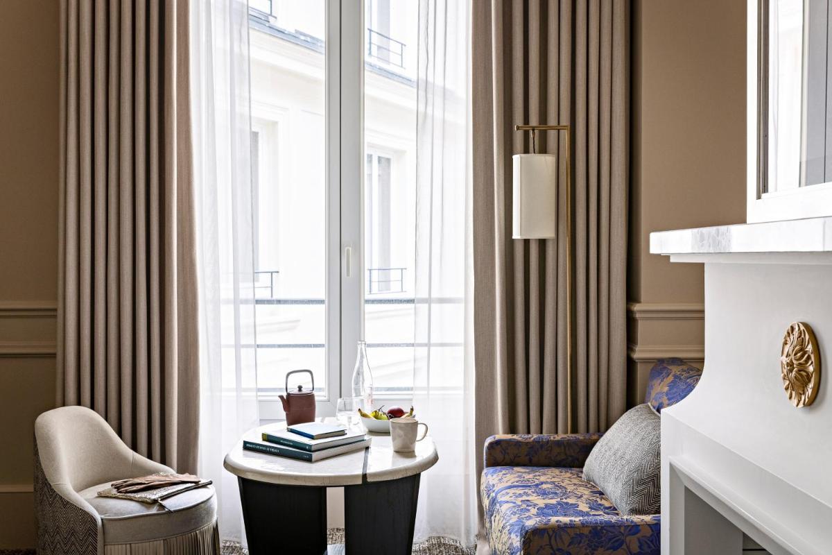 Coin salon dans l'établissement Sofitel Le Scribe Paris Opera