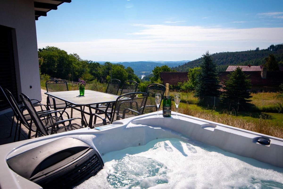 Wellness bungalov - vodní nádrž Slapy - 40km od Prahy - Housity