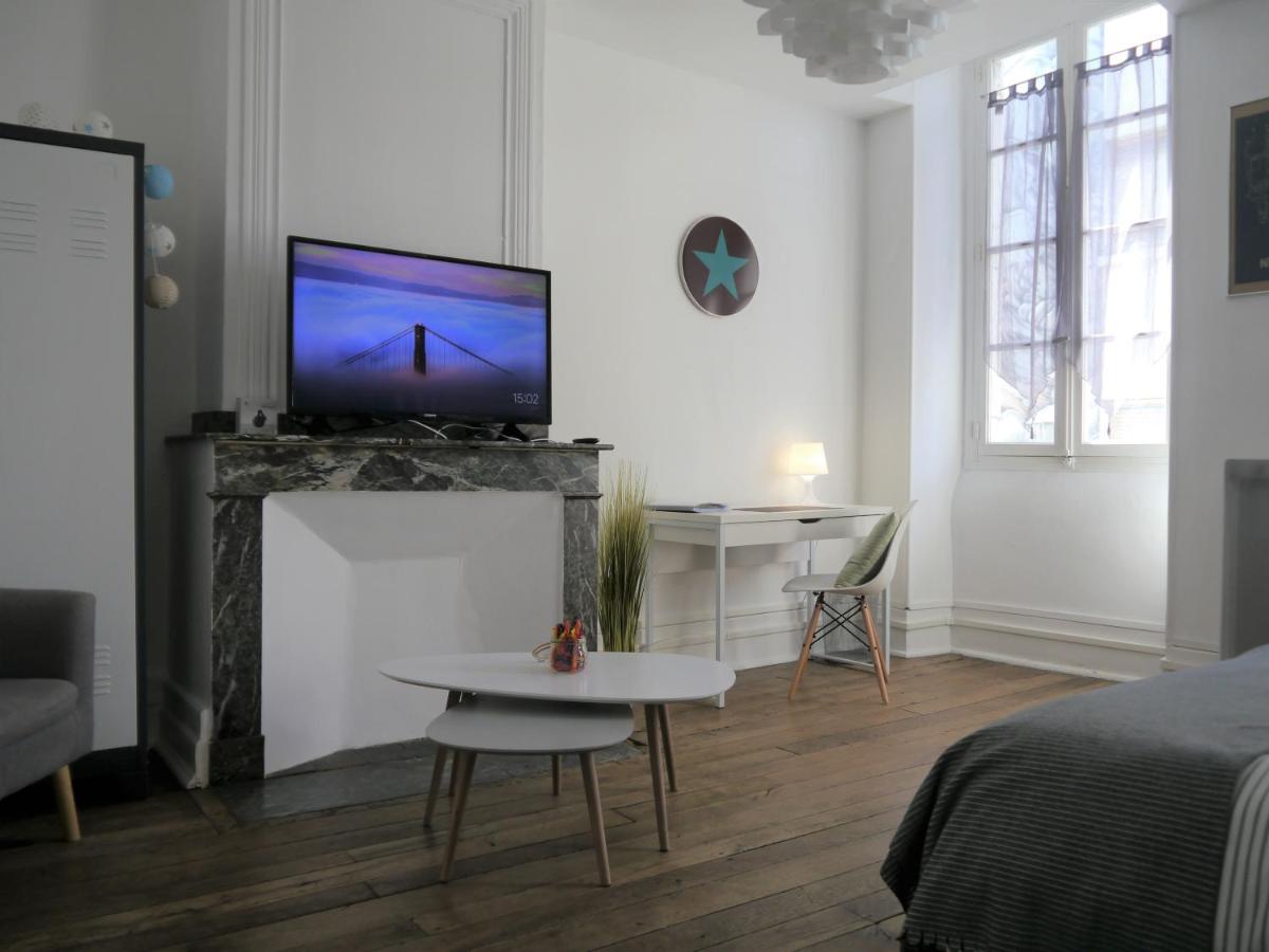 Appartement hypercentre Tarbes - 2 grandes chambres - Housity