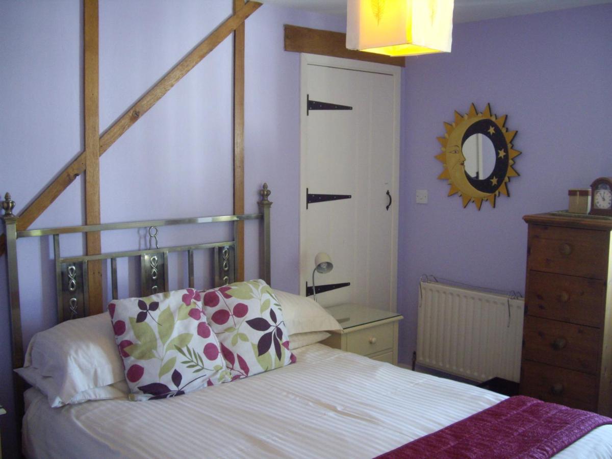 Wishing Well Garden Apartment - Housity