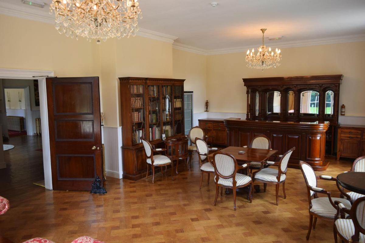 Woodhall Spa Manor - Stylish Secret Escape - Housity
