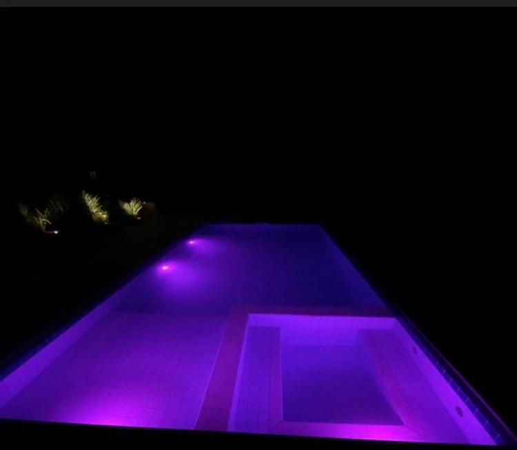 Casa aluguel temporada com piscina, 3 dormitórios e mezanino com sofá cama - Housity