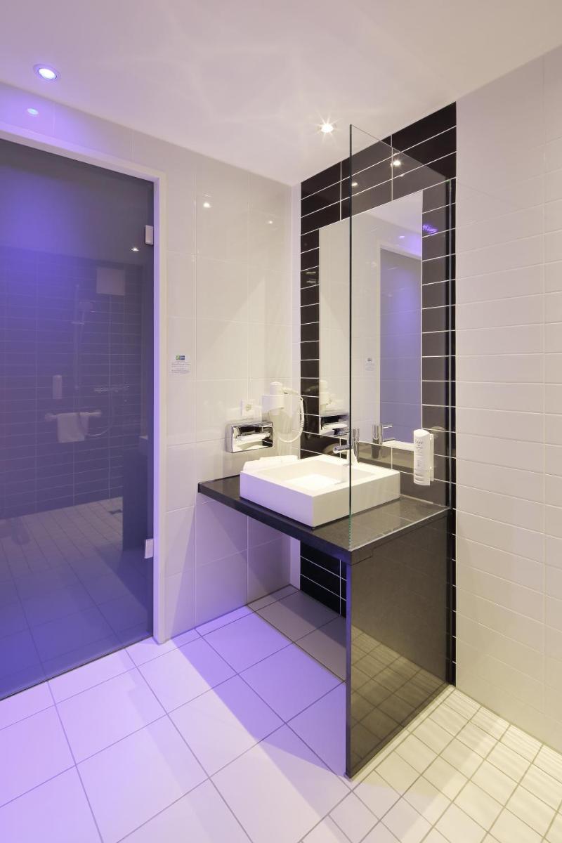 Holiday Inn Express Friedrichshafen by IHG - Housity