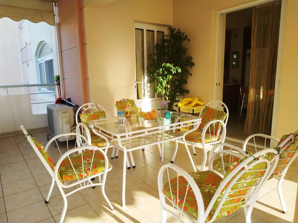 Thalia Apartment in Kalamata, 15' walk from the city center and the beach - Housity