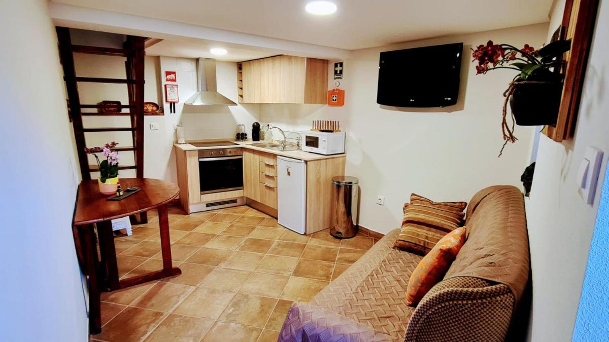 Casa Catraia Gondramaz no Pulmão da Serra da Lousã - Housity