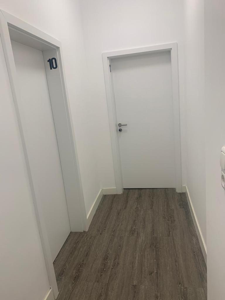 Godorfer Burg Monteuer Zimmer - Housity