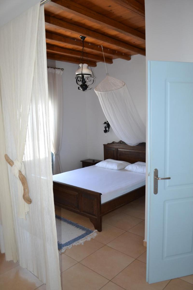 Villa Ioanna - Vacation Houses for rent close to the beach - Housity