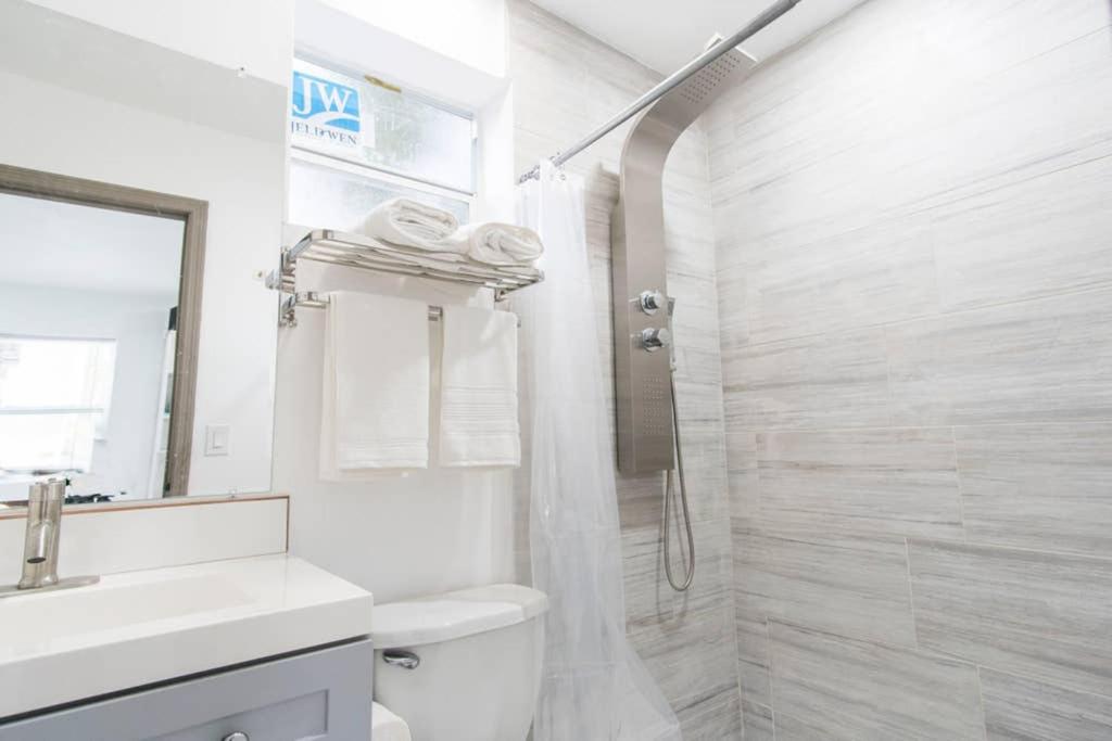Modern Studio in Heart of Miami - Housity