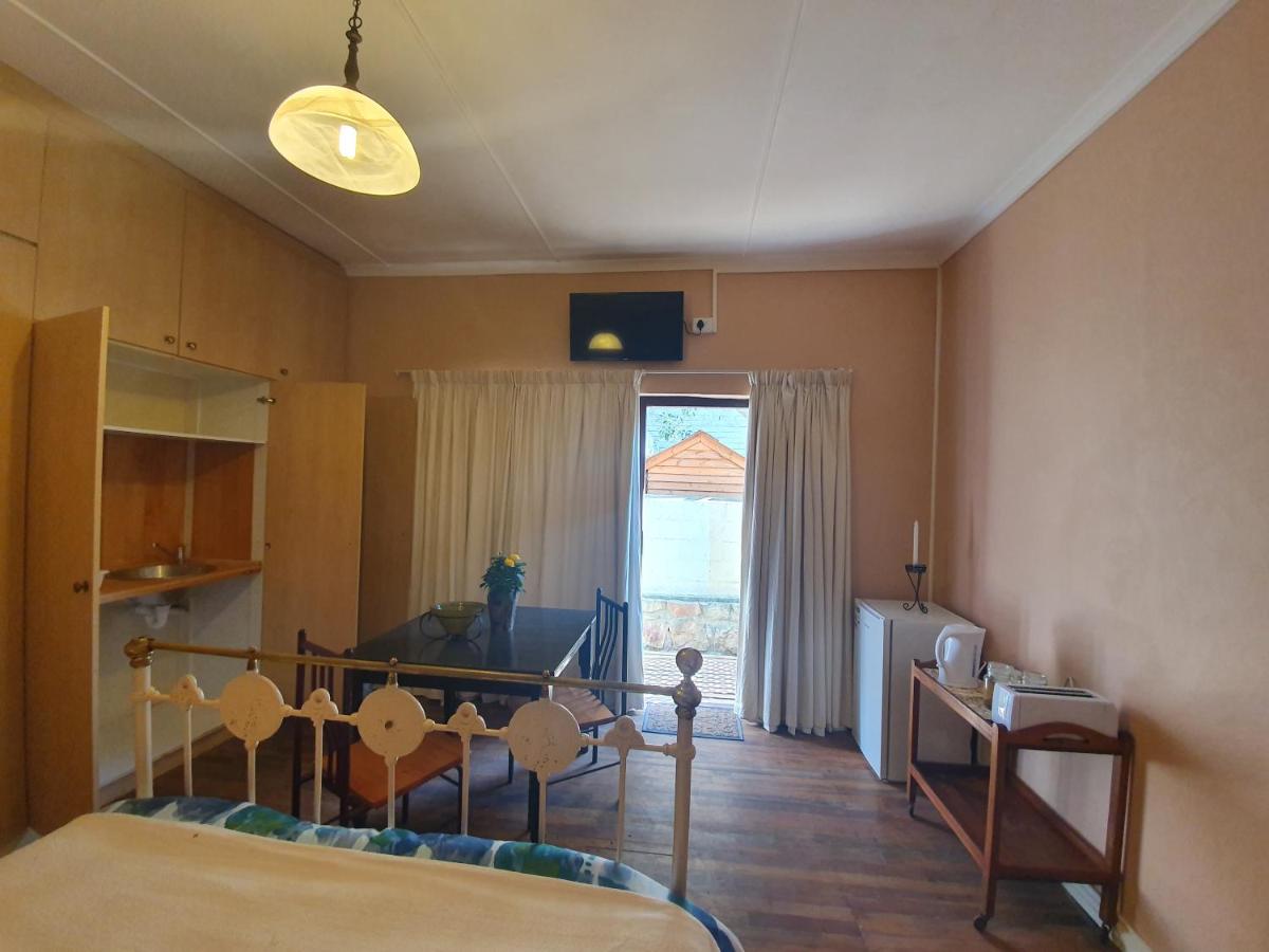 403 Main Road Accommodation - Housity