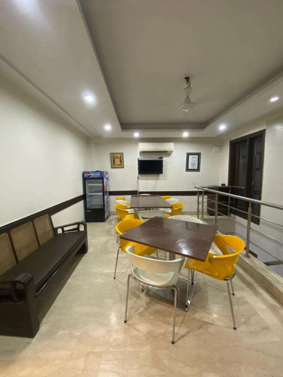 Sheesh Mahal Bed & Breakfast - Housity
