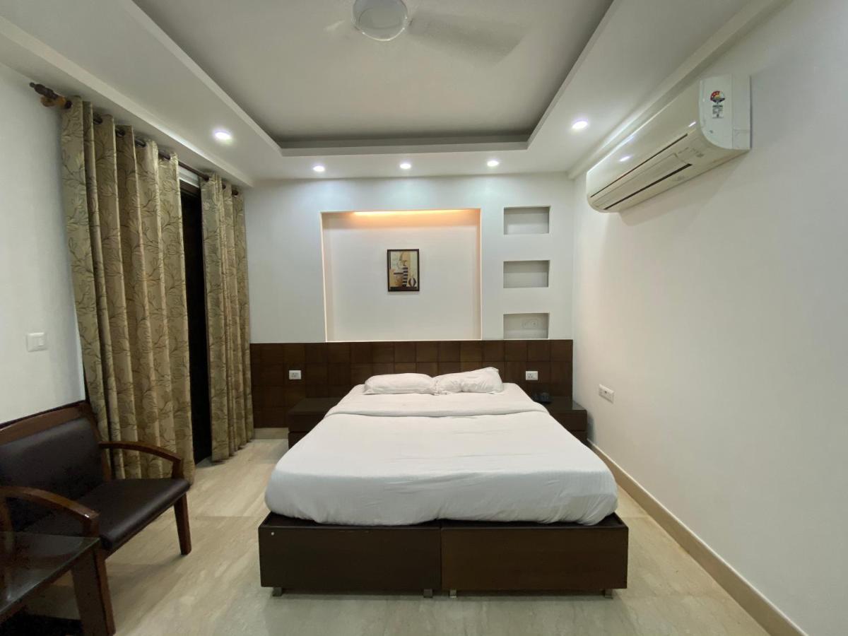 Sheesh Mahal Bed & Breakfast - Housity