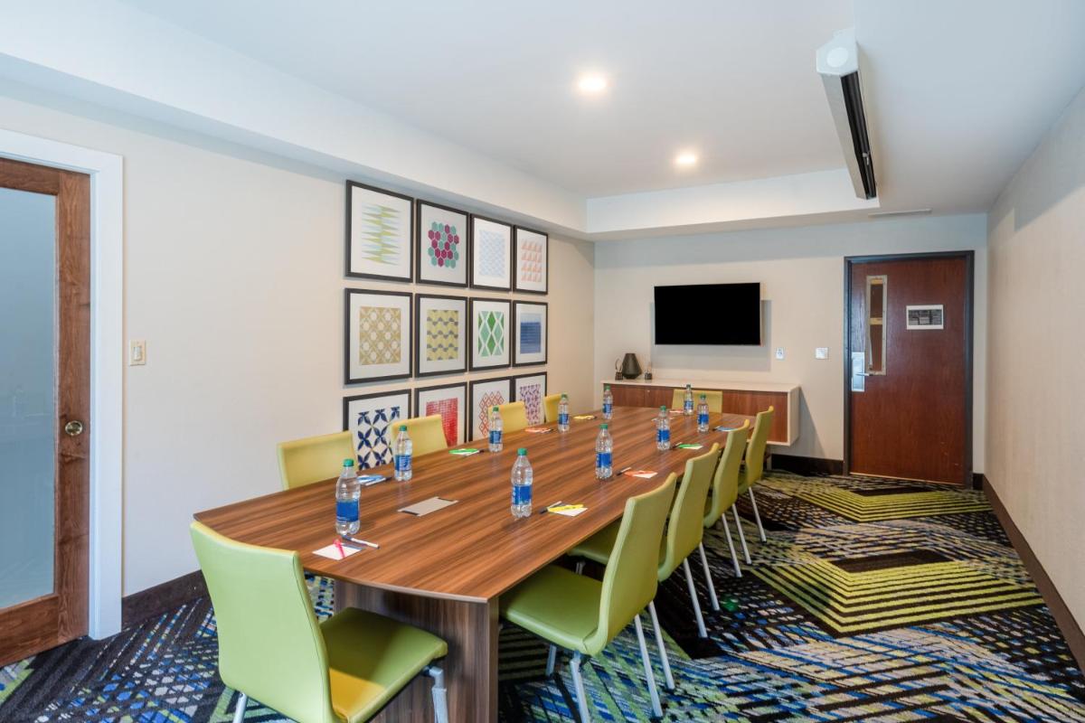 Holiday Inn Express & Suites Tell City, an IHG Hotel - Housity