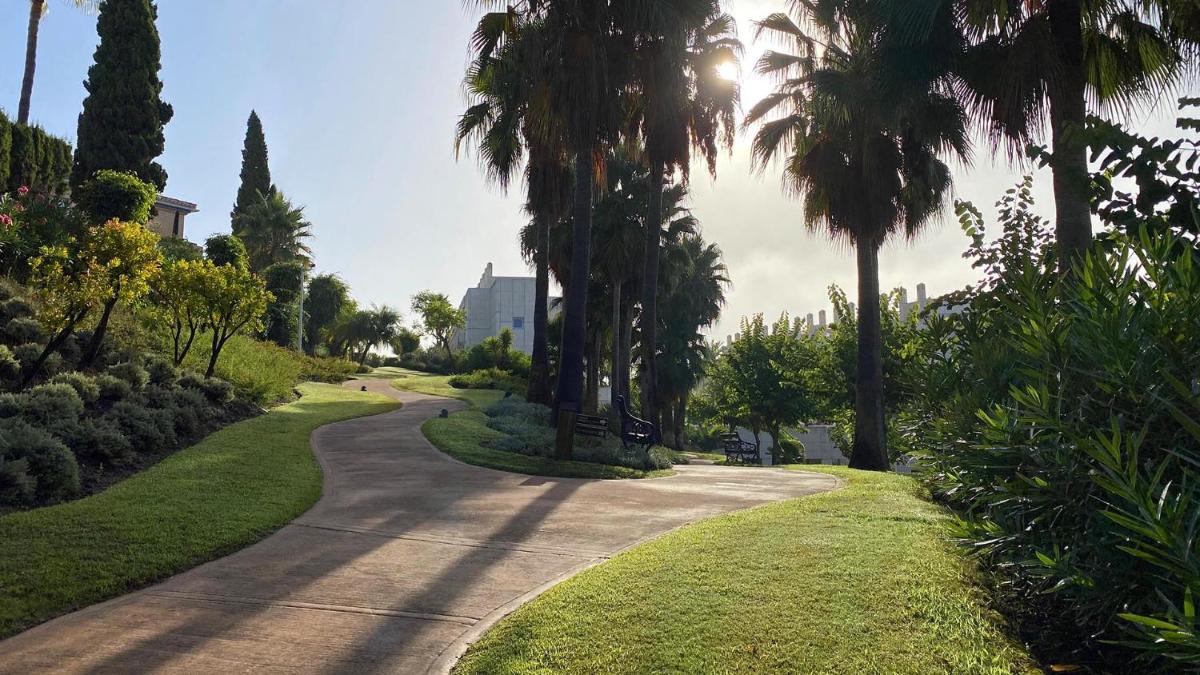Jardín al aire libre en Alanda Marbella Hotel & Wellness