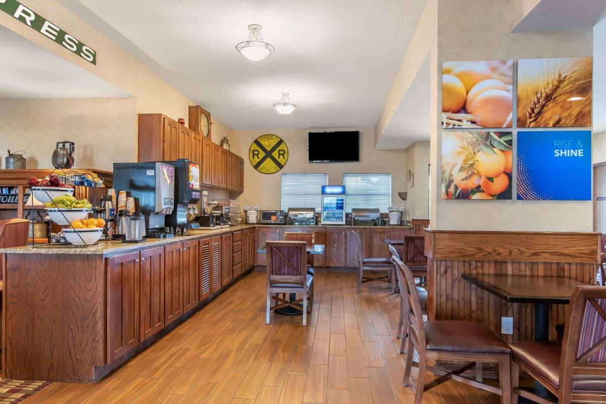 Comfort Inn Warrensburg Station - Housity