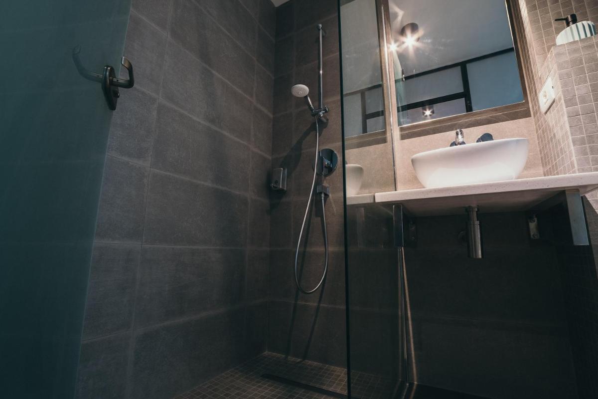Small Single Room - Housity