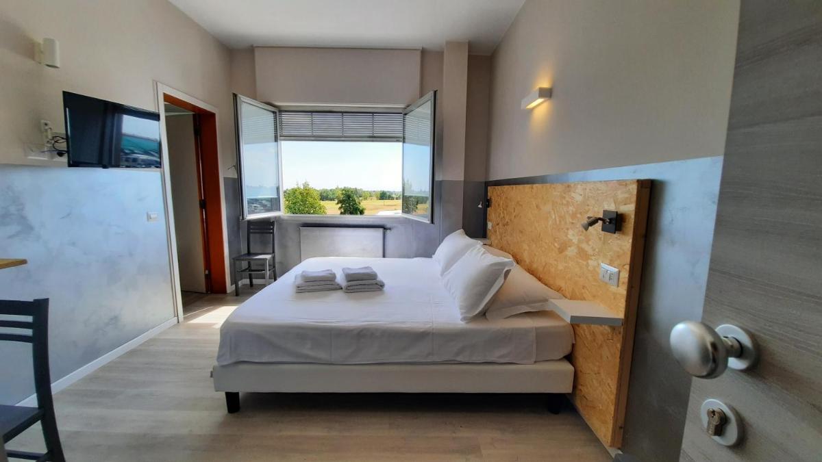 Bergamo GuestHouse - Self Check-in - Housity