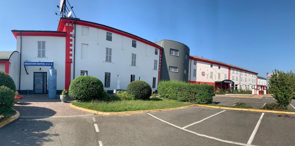 Master Hotel - Housity