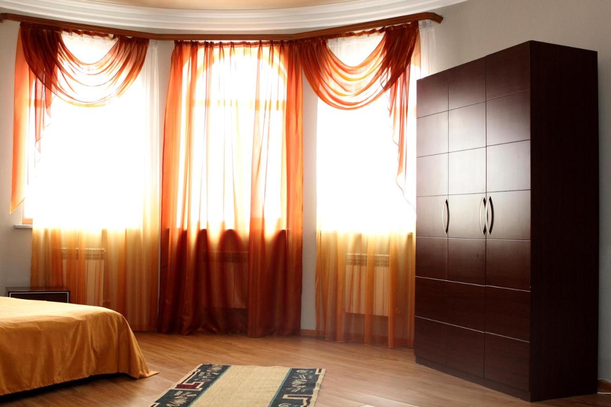 Golden Apricot - Housity