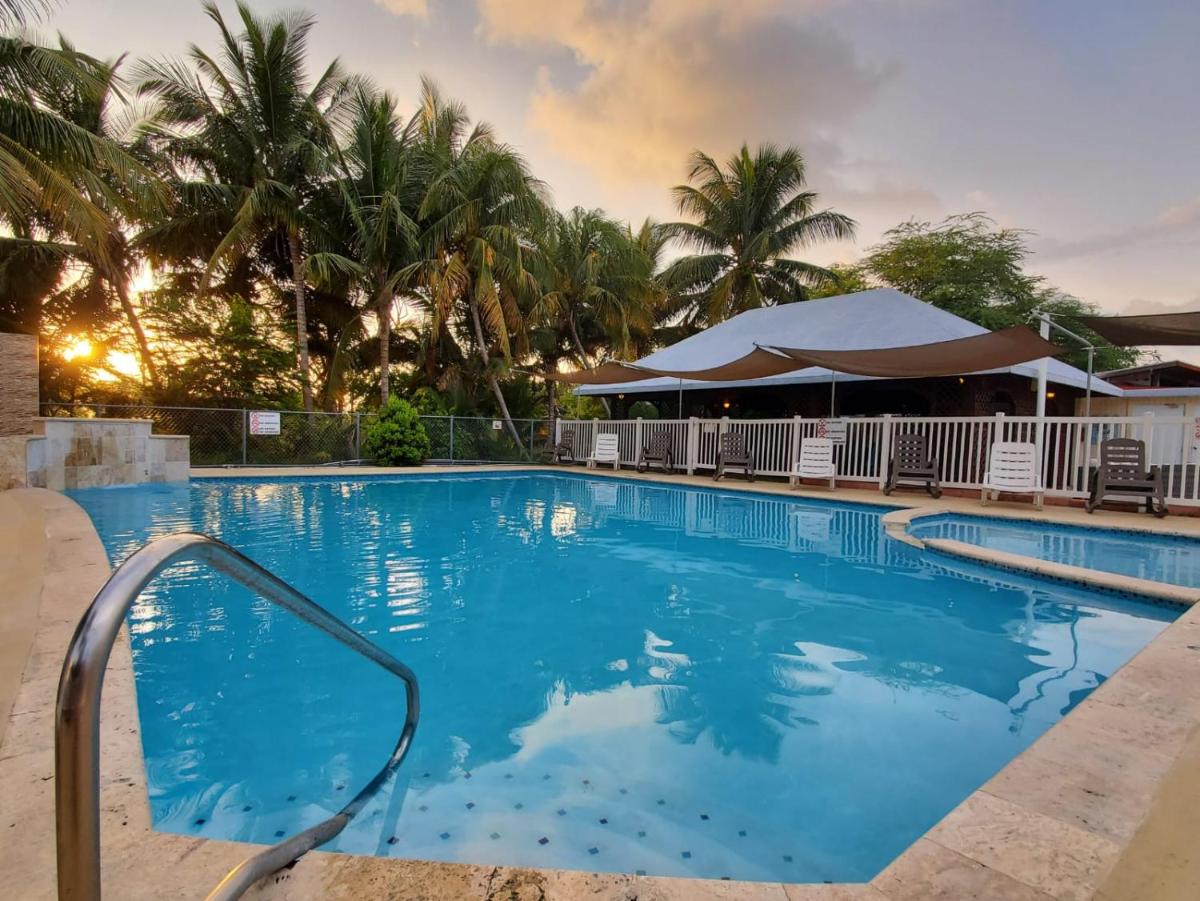Combate Beach Resort - Housity