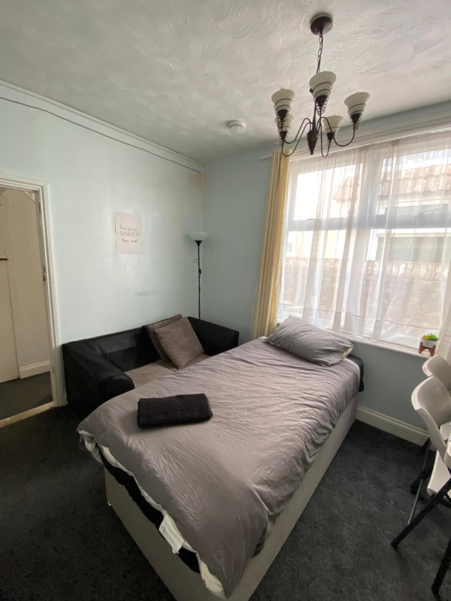 Radanks House - Fratton - Housity