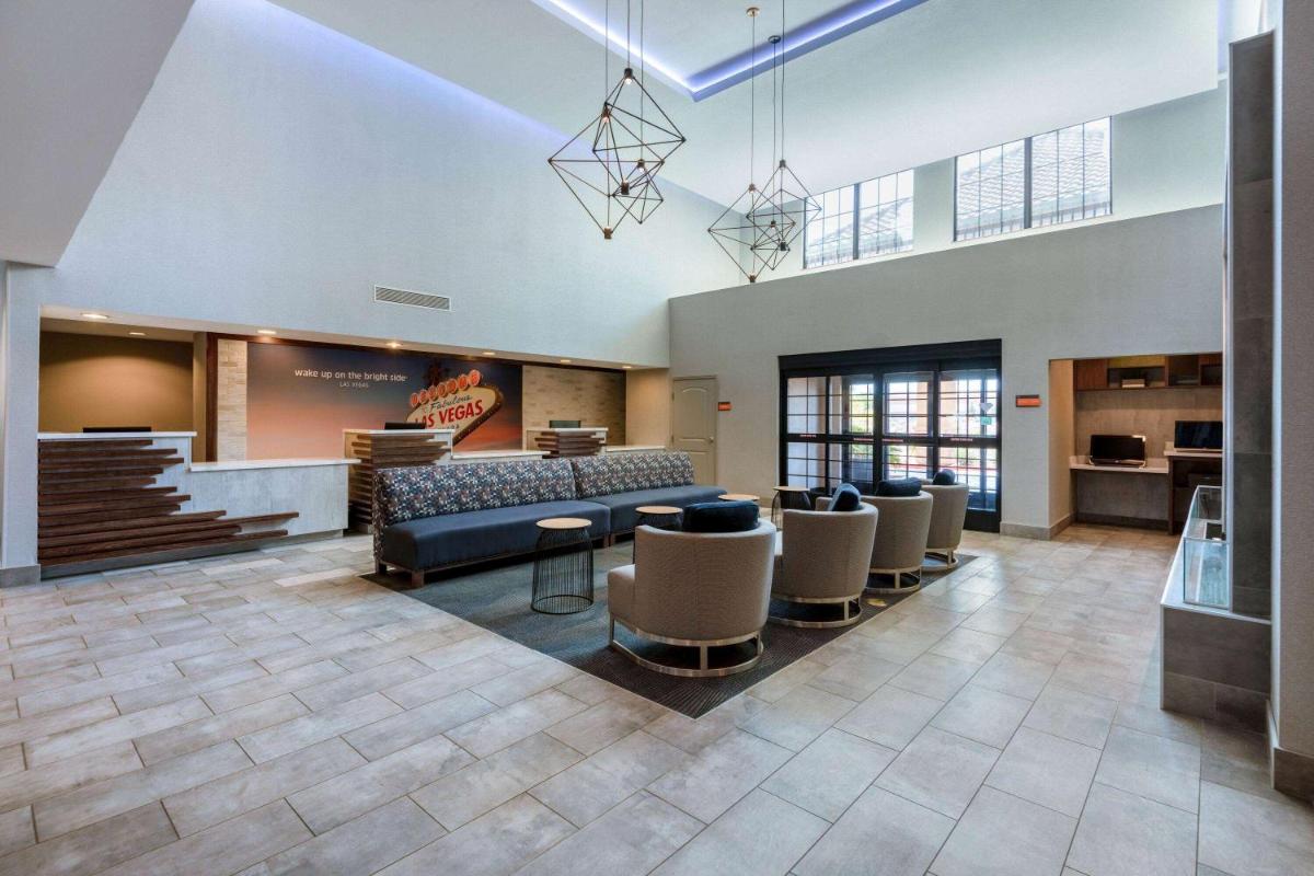 La Quinta by Wyndham Las Vegas Airport South - Housity