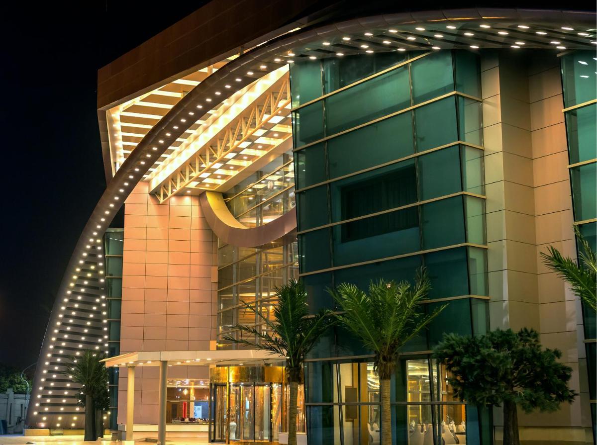 Suitetrails - Royal Swiss Lahore