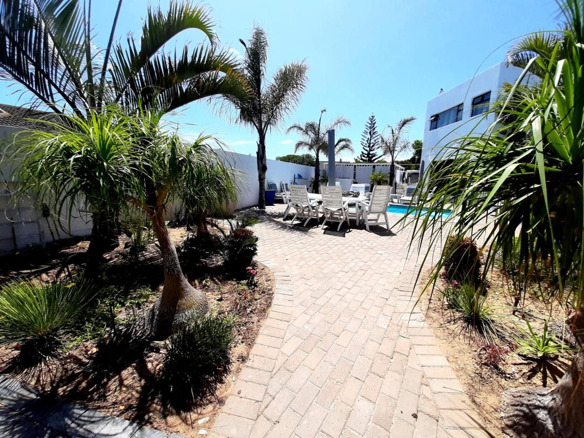 Au Plais De Langebaan at Palm Tree Villa - Housity